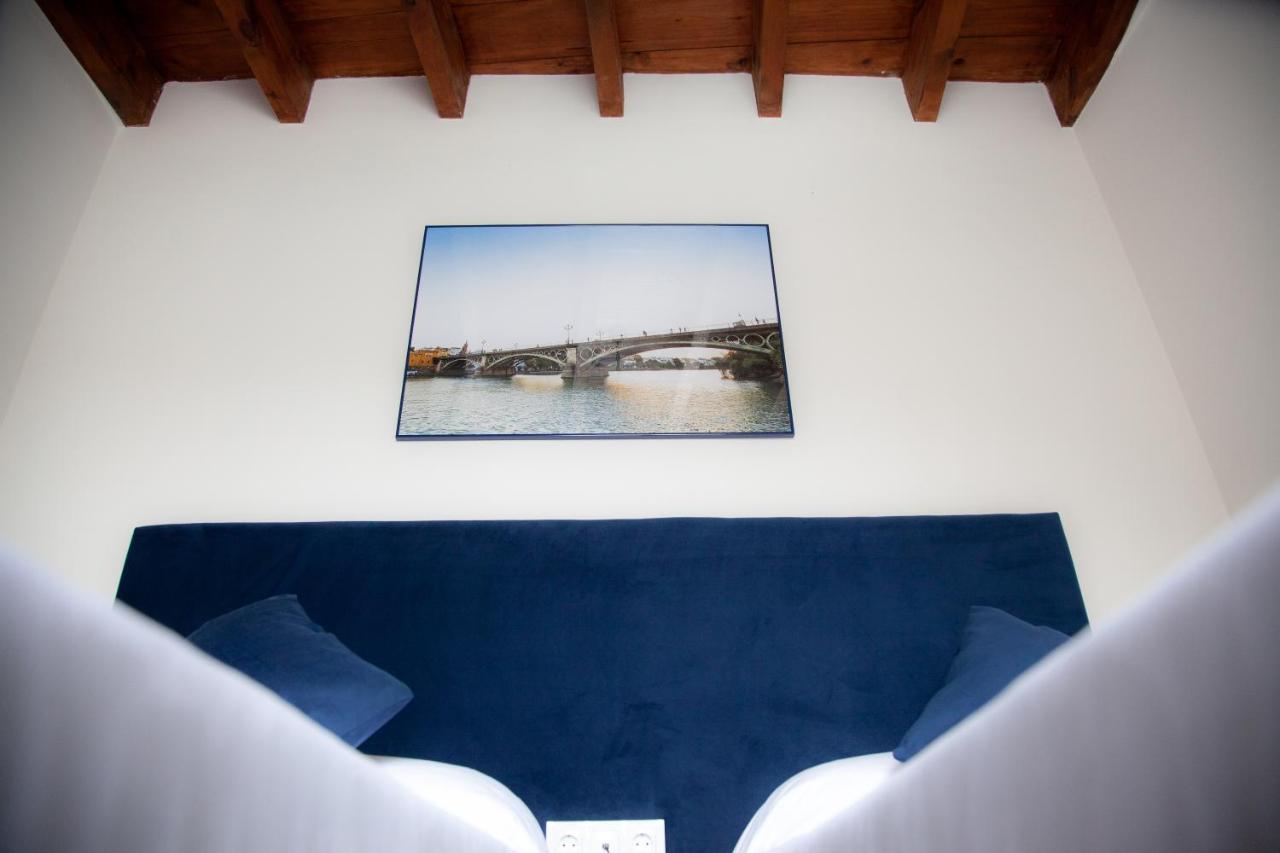 Hotel Noches En Triana Siviglia Esterno foto